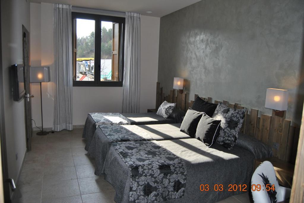 Santa Barbara Otel Sant Corneli Oda fotoğraf