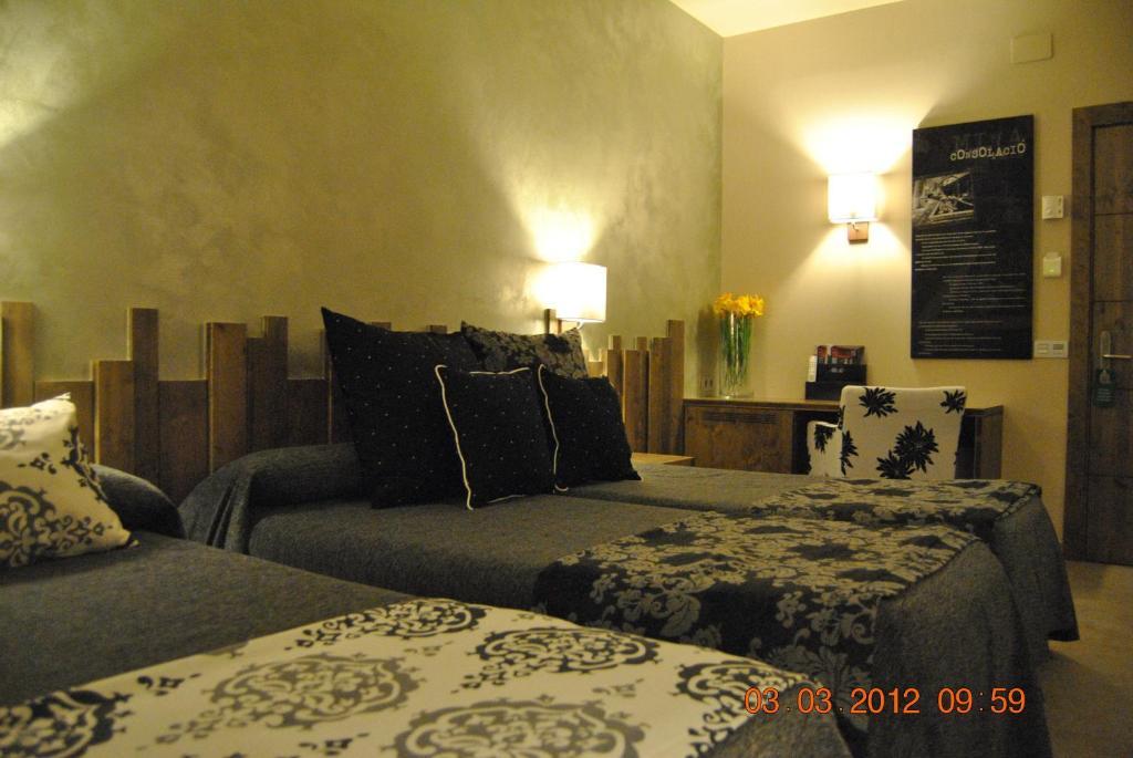 Santa Barbara Otel Sant Corneli Oda fotoğraf