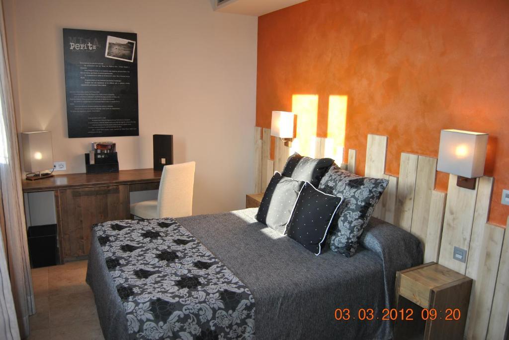 Santa Barbara Otel Sant Corneli Oda fotoğraf